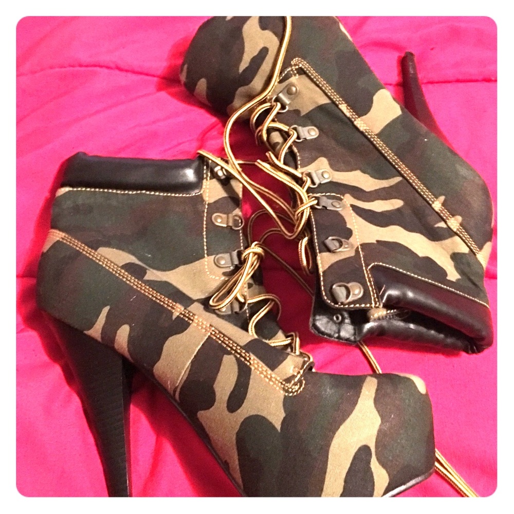 Army Print Stiletto Boots.